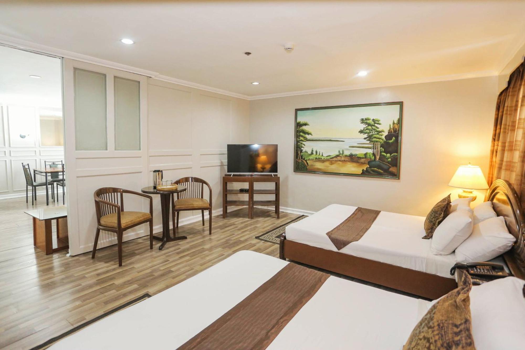 Holiday Plaza Hotel - Cebu Екстериор снимка