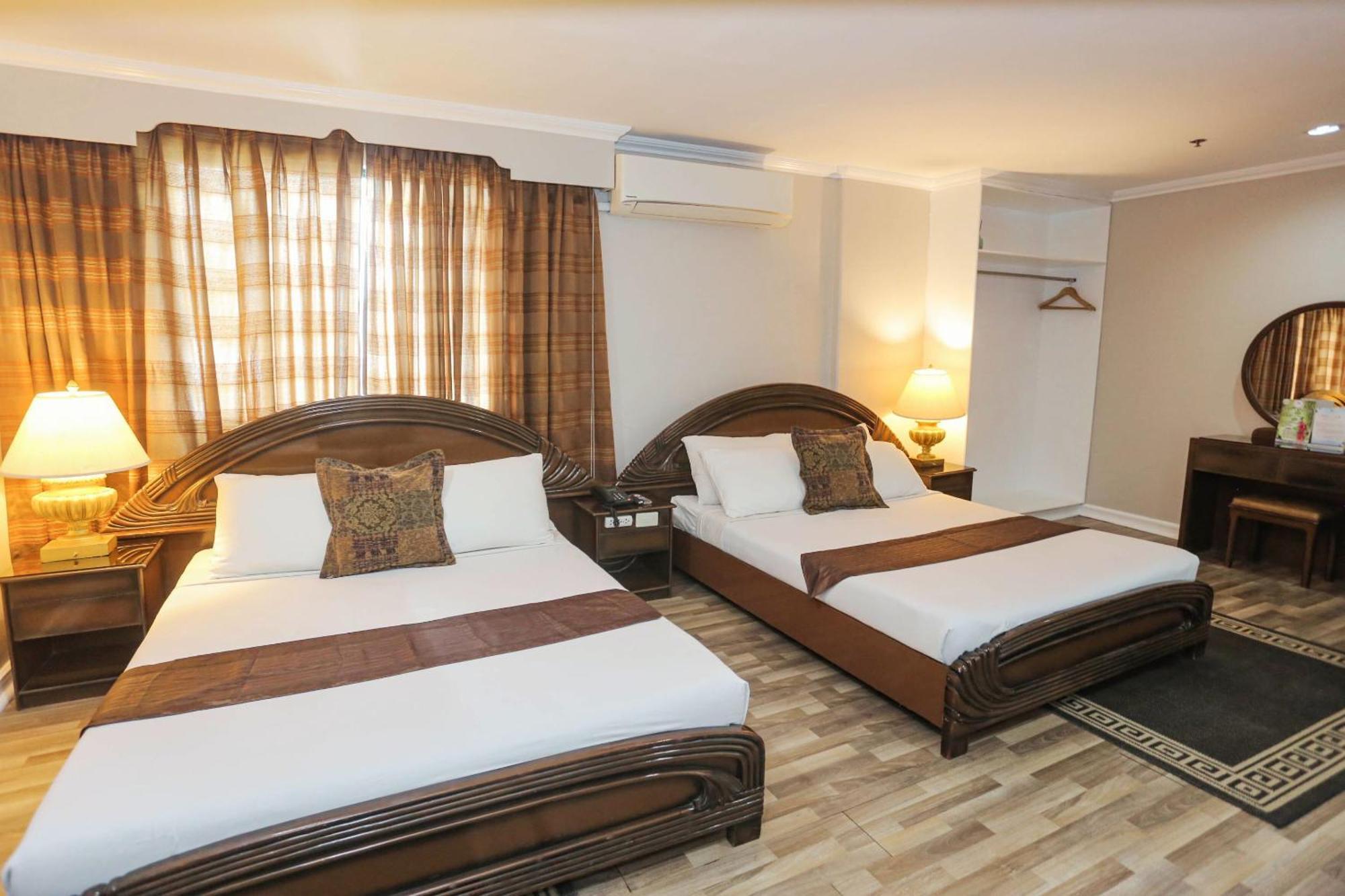 Holiday Plaza Hotel - Cebu Екстериор снимка