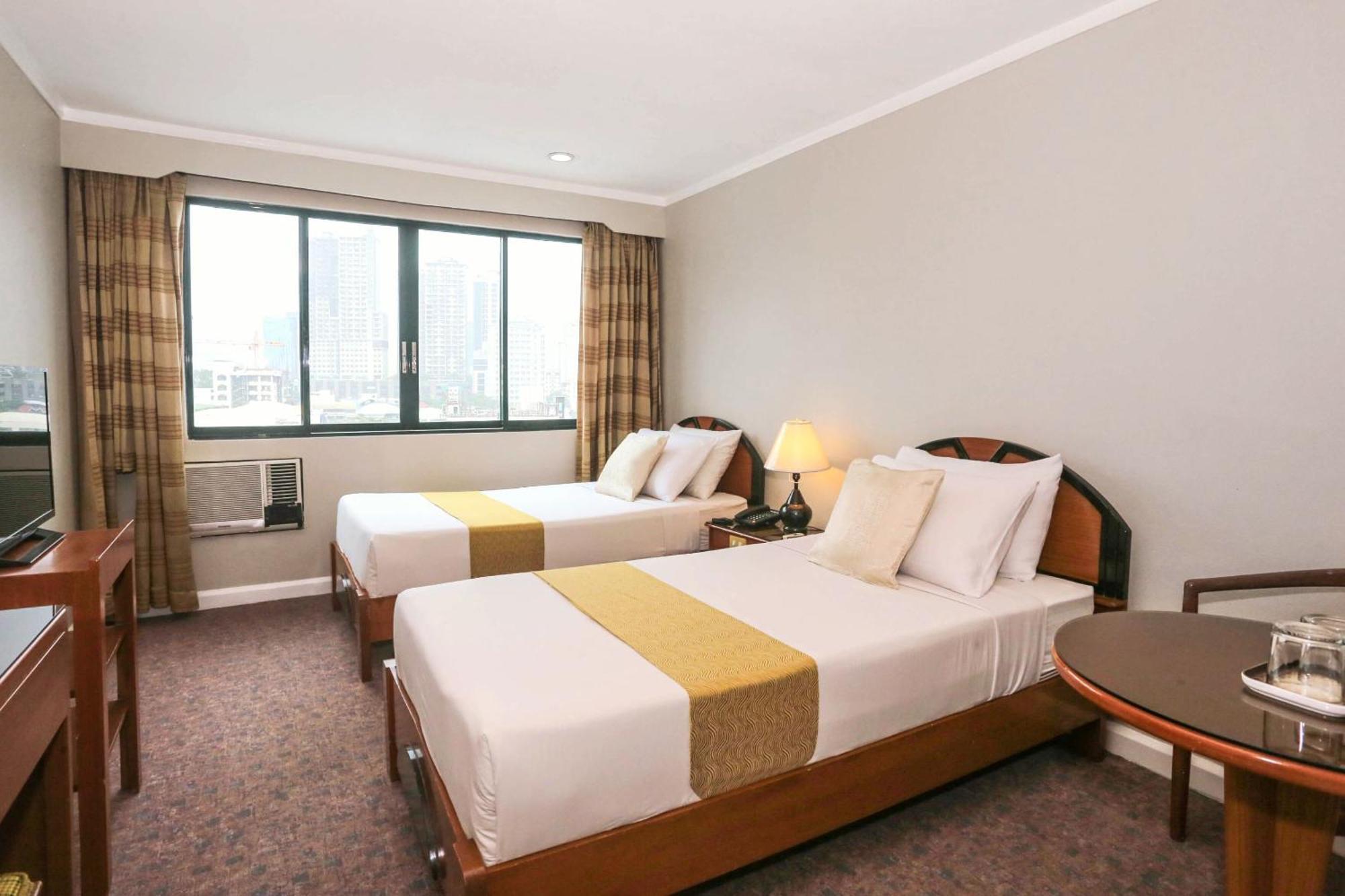 Holiday Plaza Hotel - Cebu Екстериор снимка