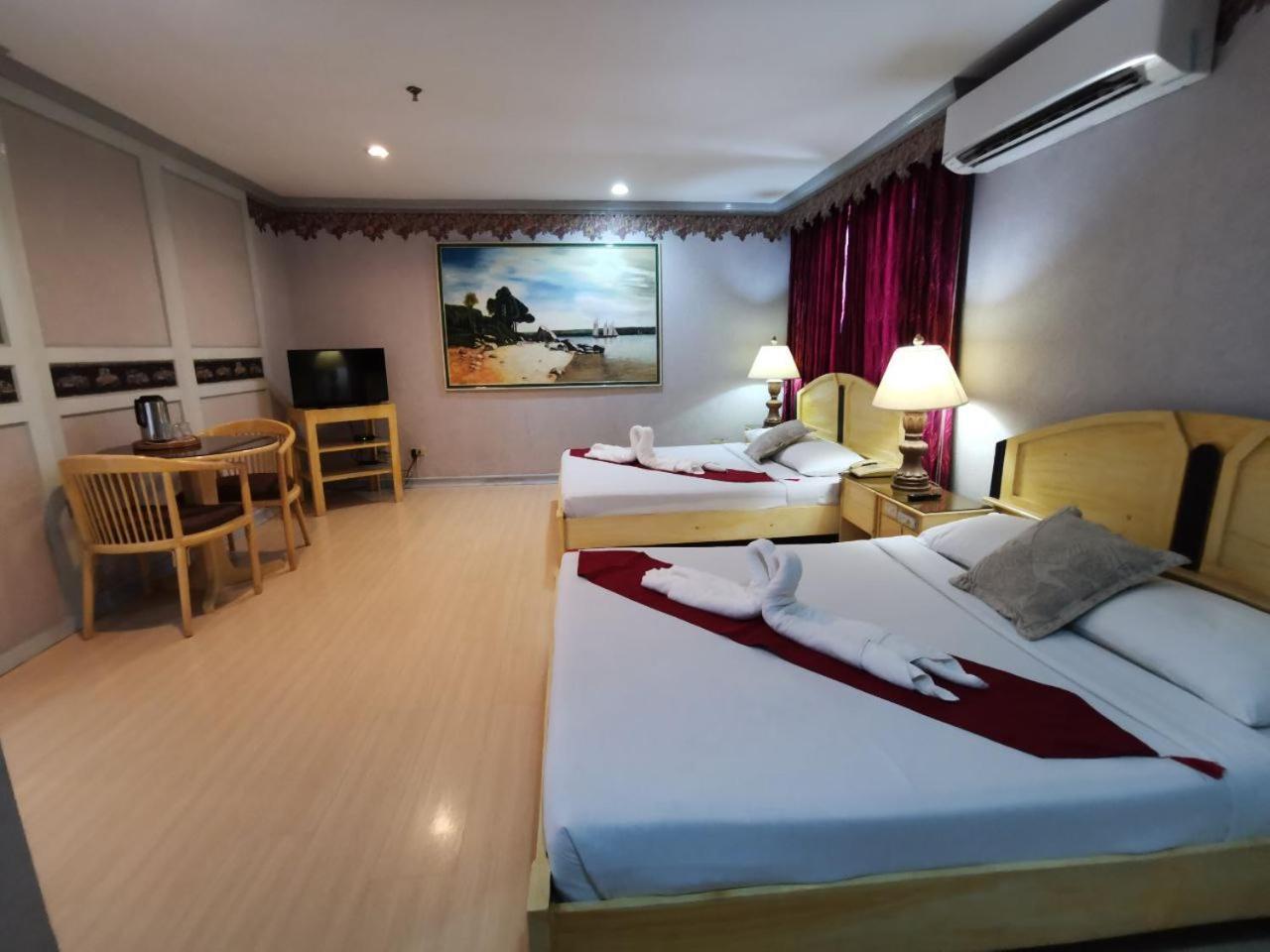 Holiday Plaza Hotel - Cebu Екстериор снимка
