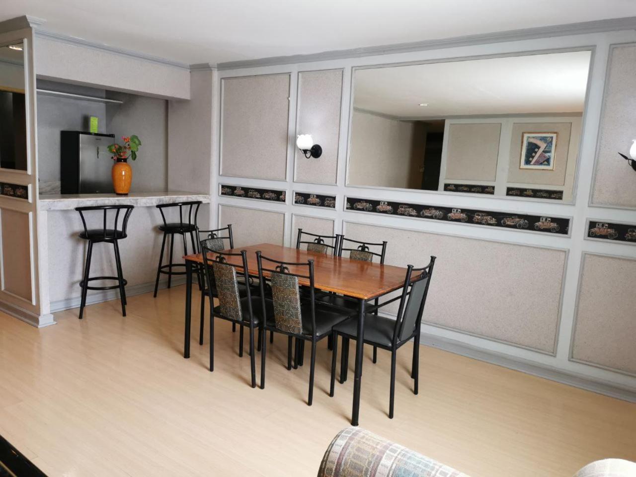 Holiday Plaza Hotel - Cebu Екстериор снимка